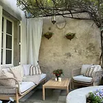 Le Patio Des Senteurs Oda ve Kahvaltı Verzeille