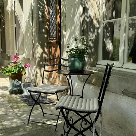 Bed & Breakfast Le Patio Des Senteurs Verzeille