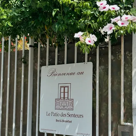 Le Patio Des Senteurs Bed & Breakfast