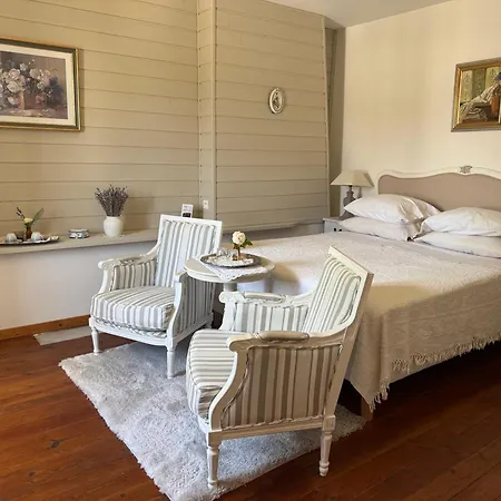 Bed & Breakfast Le Patio Des Senteurs Verzeille