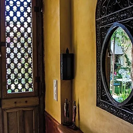 Le Patio Des Senteurs Verzeille